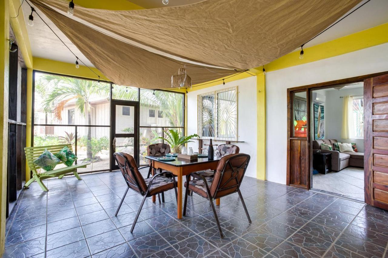 Driftwood Gardens Guesthouse Placencia Екстериор снимка