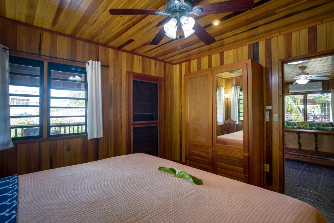 Driftwood Gardens Guesthouse Placencia Екстериор снимка