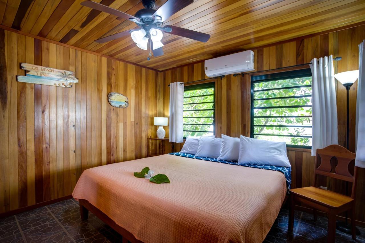 Driftwood Gardens Guesthouse Placencia Екстериор снимка