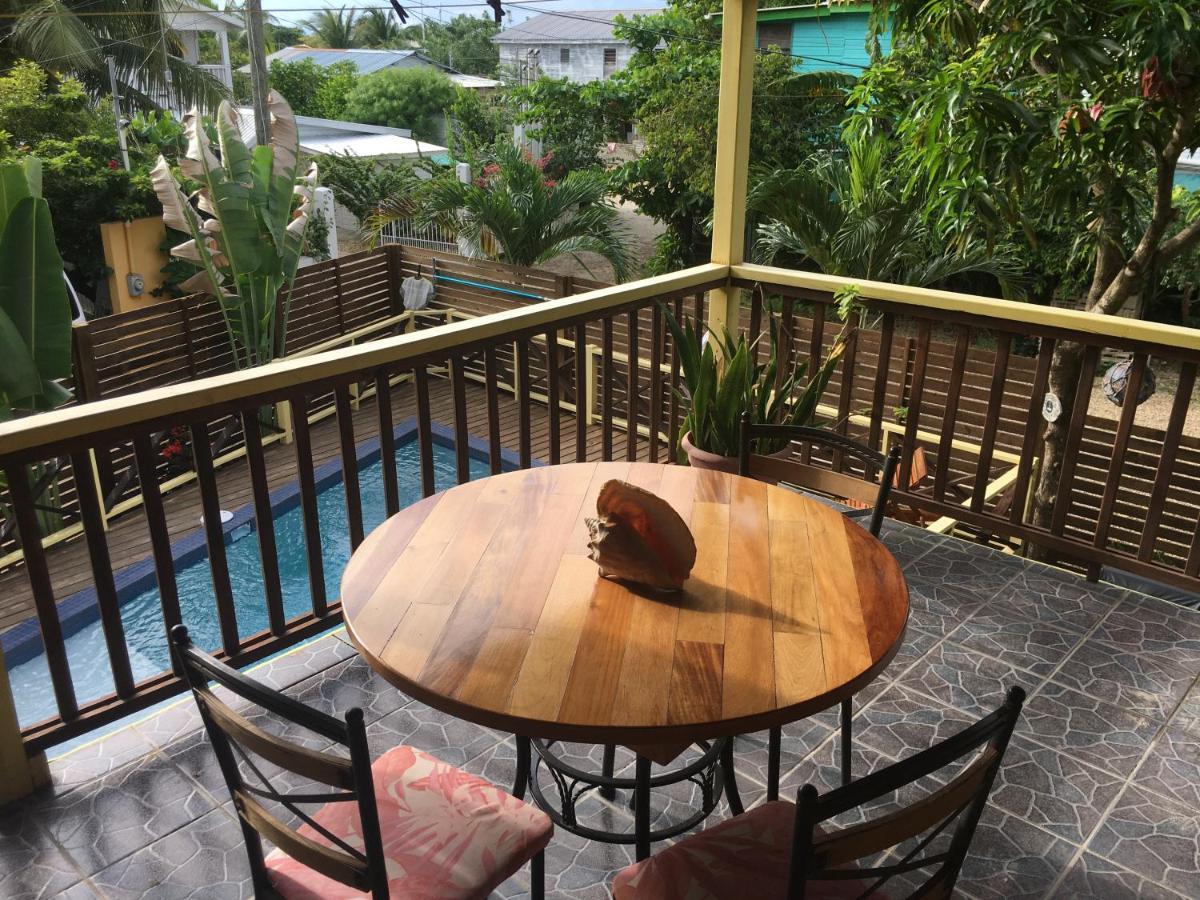 Driftwood Gardens Guesthouse Placencia Екстериор снимка